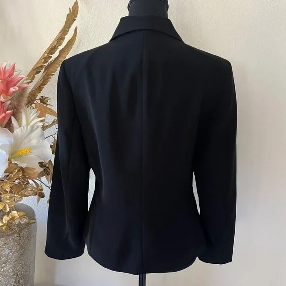 Chic Minimalist Liz Claiborne Black Blazer with Butterfly Rhinestone Brooch 10P - Picture 2 of 9